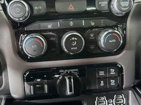 Used 2022 RAM 1500 Big Horn RWD image 23