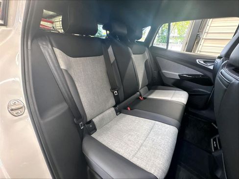 Used 2023 Volkswagen ID.4 Pro RWD image 28