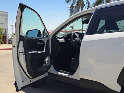 Certified 2025 Toyota RAV4 LE FWD image 21