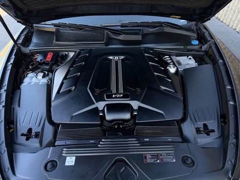 Used 2021 Bentley Bentayga AWD/4WD image 27