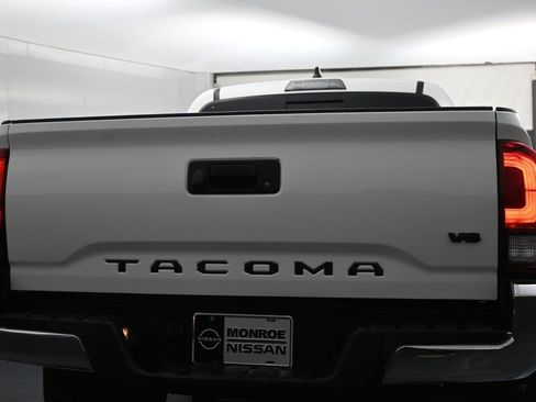Used 2022 Toyota Tacoma SR5 image 10
