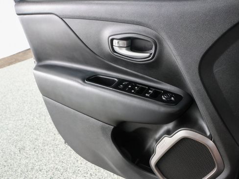 Used 2023 Jeep Renegade Limited AWD/4WD image 21
