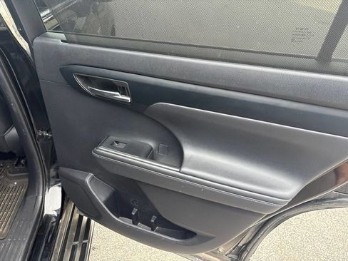 Used 2020 Toyota Highlander XLE FWD image 9