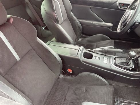 Used 2023 Toyota GR86 Premium w/ ALL Weather Mat Package (TMS) image 10