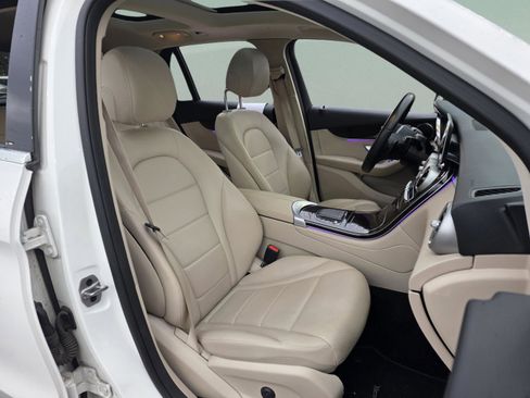 Used 2022 Mercedes-Benz GLC 300 GLC 300 image 31