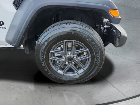 Used 2025 Jeep Gladiator Sport image 27