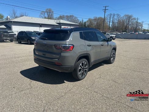 Used 2023 Jeep Compass Limited AWD/4WD image 6