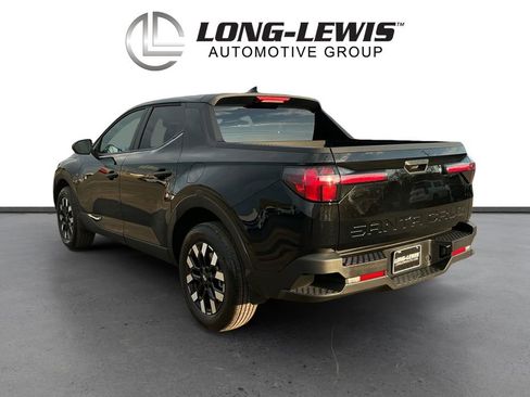 Used 2025 Hyundai Santa Cruz SE image 4