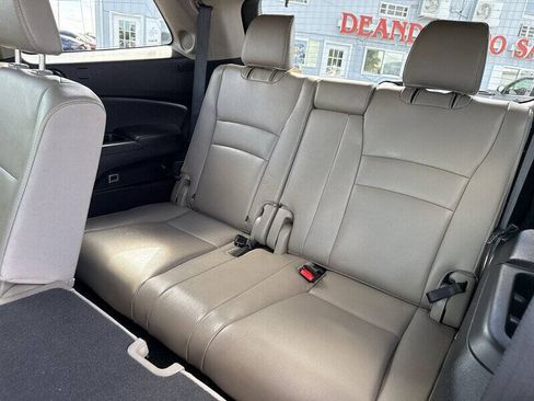 Used 2017 Honda Pilot Touring image 20