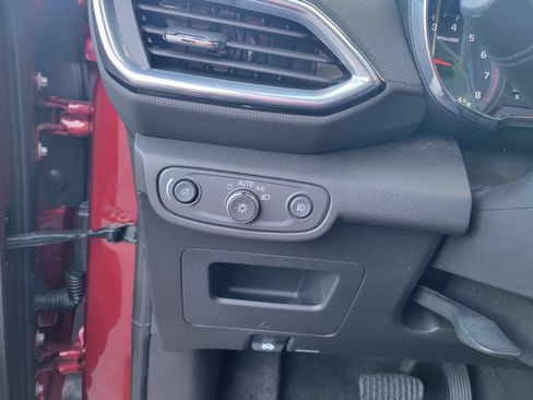 Certified 2022 Chevrolet TrailBlazer LT w/ Confidence II Package FWD image 16