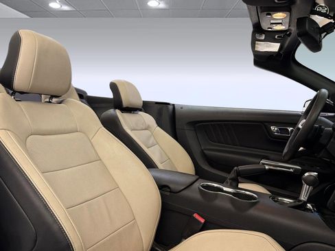 Used 2016 Ford Mustang GT Premium image 30