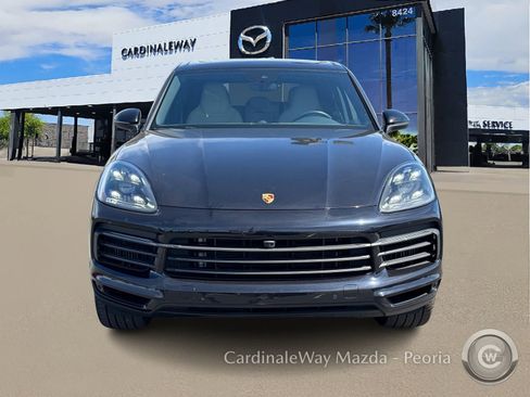 Used 2022 Porsche Cayenne S Platinum AWD/4WD image 11