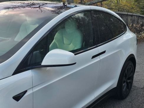 Used 2023 Tesla Model X image 21