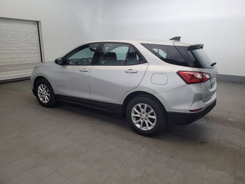 Used 2019 Chevrolet Equinox LS image 3