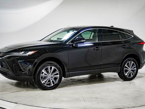 Used 2023 Toyota Venza LE AWD/4WD image 4