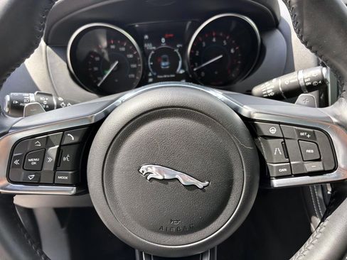 Used 2019 Jaguar F-PACE R-Sport AWD/4WD image 17