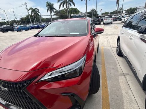 Certified 2025 Lexus NX 250 FWD w/ Towing Package (2000 Lbs) image 3