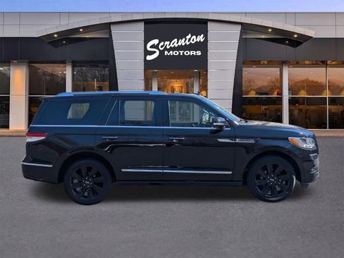 Used 2023 Lincoln Navigator Reserve AWD/4WD image 6