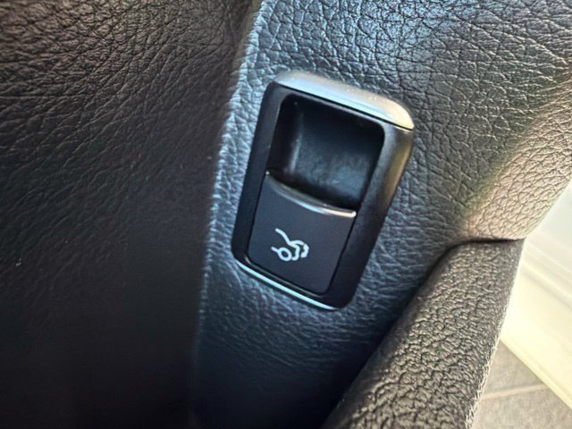 Used 2016 Mercedes-Benz E 350 Sedan image 17
