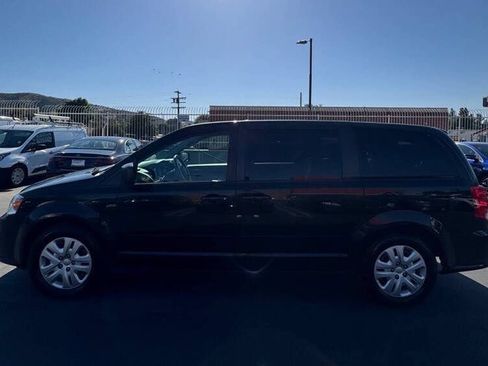 Used 2016 Dodge Grand Caravan SE w/ Quick Order Package 29E SE FWD image 12