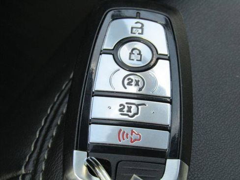 Used 2024 Ford Explorer XLT w/ Equipment Group 202A AWD/4WD image 28