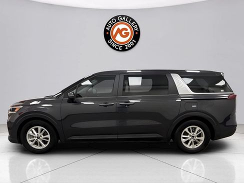 Used 2024 Kia Carnival LX FWD image 6