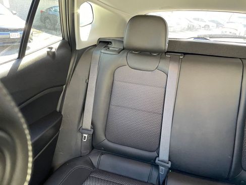 Used 2025 Chevrolet Trax LT image 38