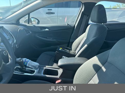 Used 2017 Chevrolet Cruze LT FWD image 29
