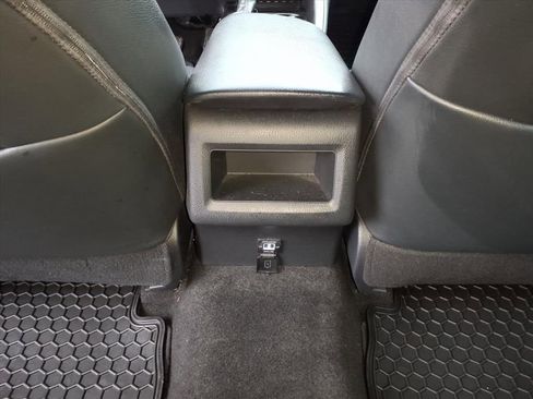 Used 2019 Toyota Camry SE image 7