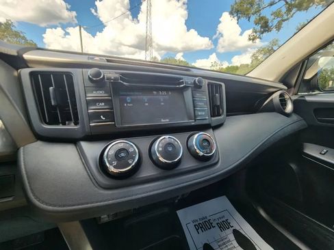 Used 2018 Toyota RAV4 LE image 15