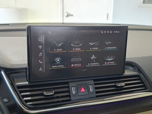 Used 2021 Audi Q5 Prestige w/ Prestige Package AWD/4WD image 13