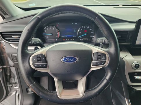 Used 2020 Ford Explorer XLT w/ Equipment Group 202A RWD image 20