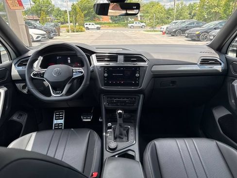 Used 2022 Volkswagen Tiguan SE R-Line AWD/4WD image 12