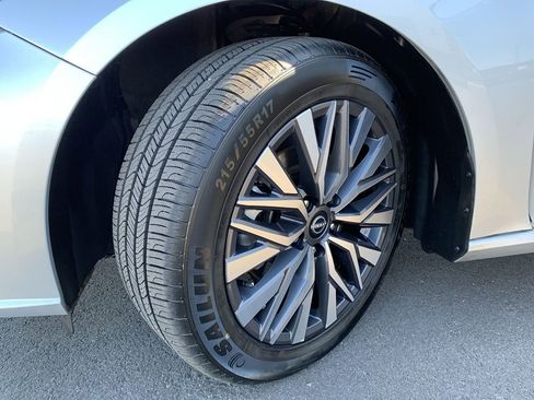 Used 2023 Nissan Altima 2.5 SV FWD image 11