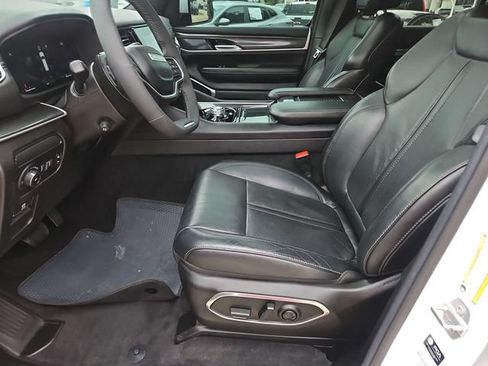Used 2022 Jeep Wagoneer Series I w/ Premium Group I AWD/4WD image 20