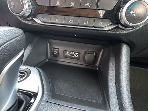 Used 2024 Nissan Sentra SV image 23