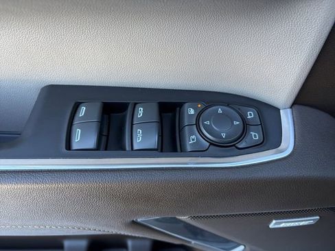 Used 2022 GMC Sierra 1500 SLT w/ SLT Convenience Package image 4