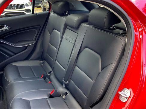 Used 2020 Mercedes-Benz GLA 250 4MATIC image 21