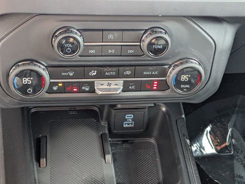 Certified 2025 Ford Bronco Outer Banks AWD/4WD image 25