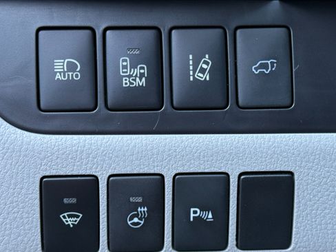 Used 2016 Toyota Highlander Limited image 27