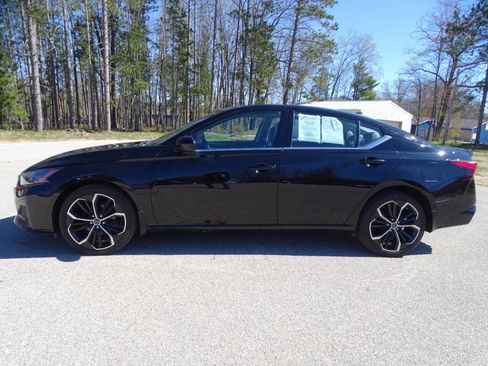 Used 2024 Nissan Altima 2.5 SR AWD w/ Premium Package image 7