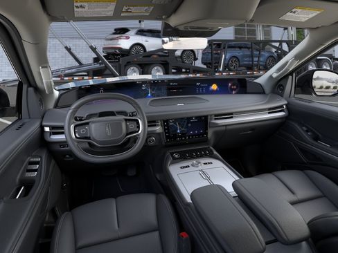 New 2026 Lincoln Navigator Premiere AWD/4WD image 9