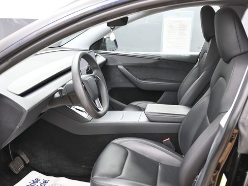 Used 2026 Tesla Model Y Long Range RWD image 17