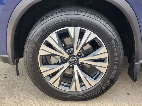 Used 2023 Nissan Rogue SV FWD image 10