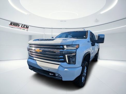 Used 2023 Chevrolet Silverado 2500 High Country w/ Z71 Off-Road Package image 5