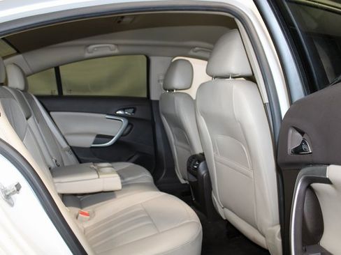 Used 2017 Buick Regal Sport Touring image 12