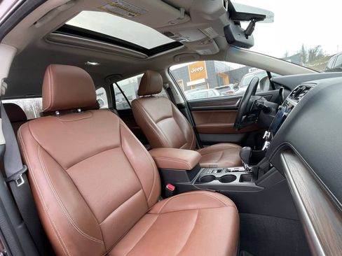 Used 2019 Subaru Outback 3.6R Touring image 12