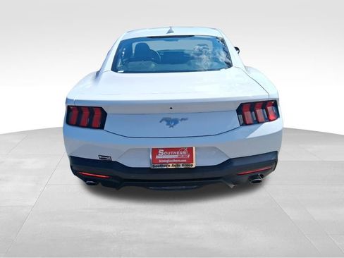 Used 2025 Ford Mustang Coupe image 3