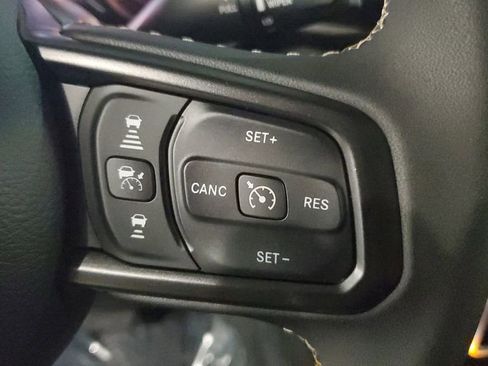 Used 2024 Jeep Gladiator Sport image 29