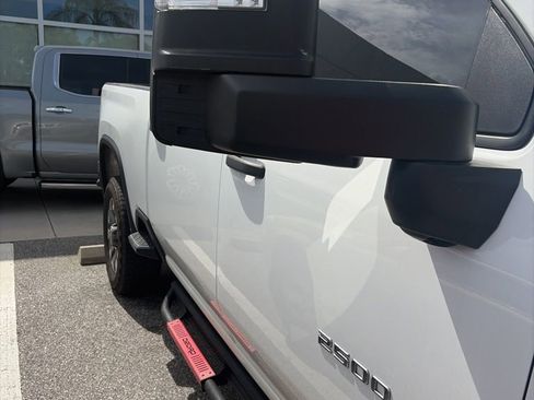 Used 2024 Chevrolet Silverado 2500 Custom w/ Custom Value Package image 5